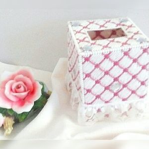 Hand Made Pink White Decorative Tissue Box Cover NWT